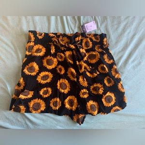 rue21 Black Sunflower Tie Front Shorts